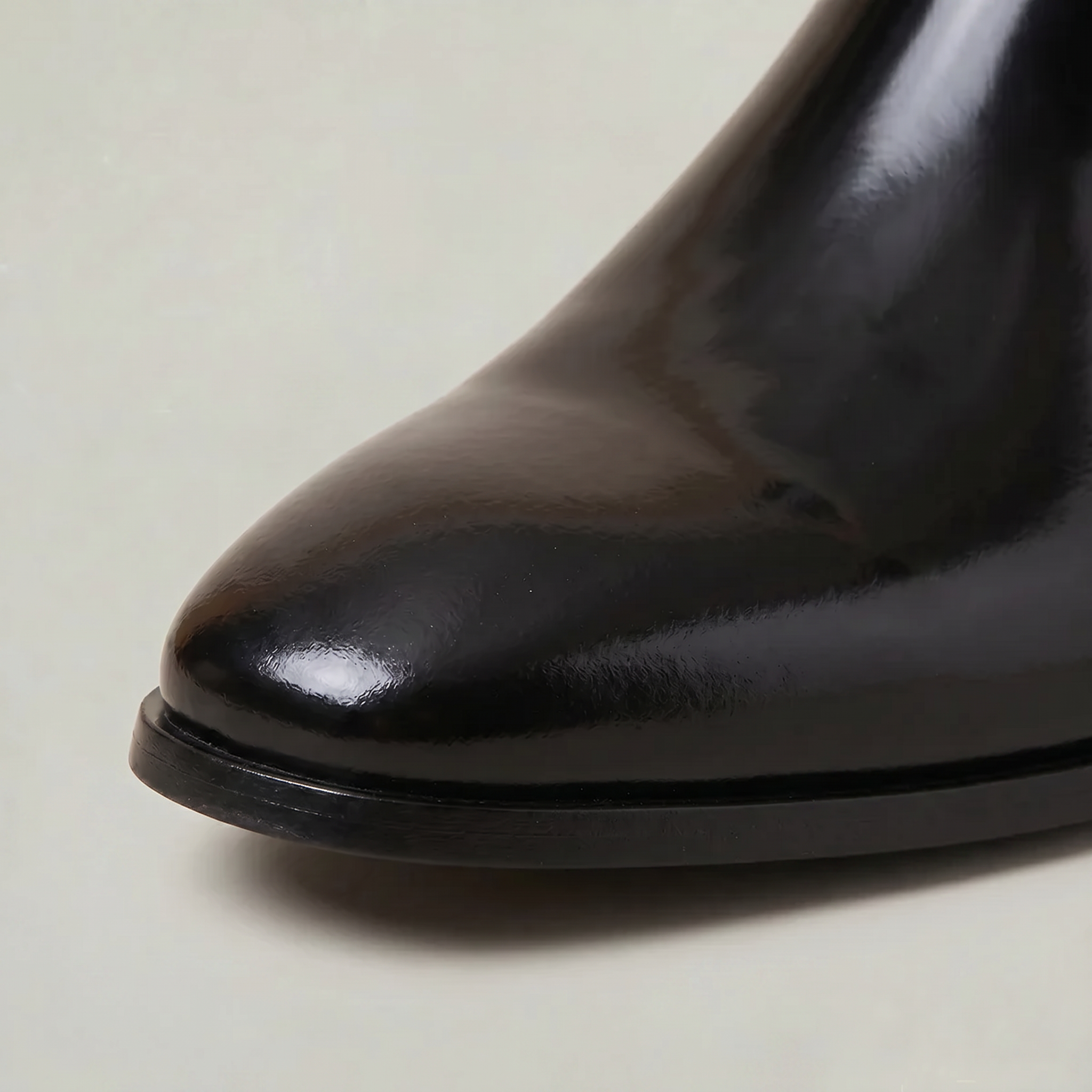 Men’s Pointed Toe Chelsea Boots - Ankle Fit