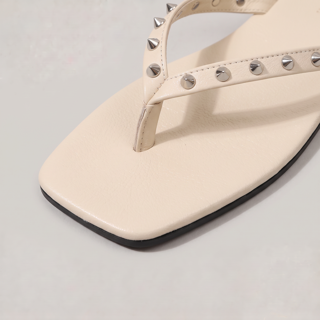 Women’s Thongs Studded Square Toe
