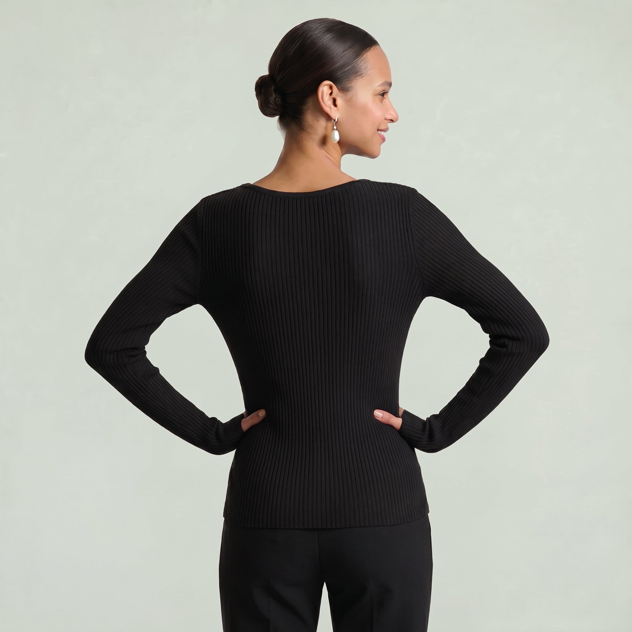 Women’s Slim Fit Long Sleeve Sweater