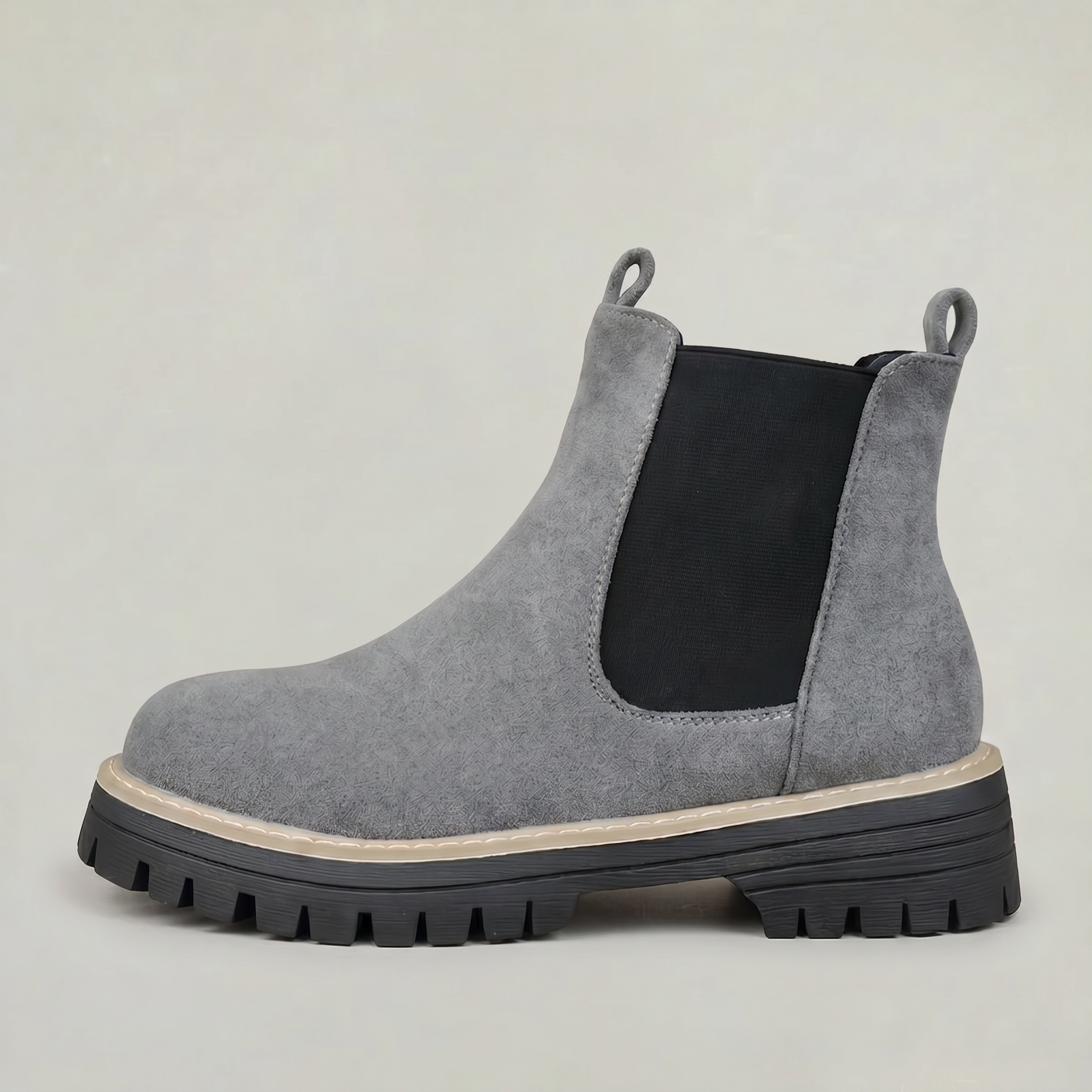 Women’s Chelsea Ankle Boots - Pull-On Lug Sole