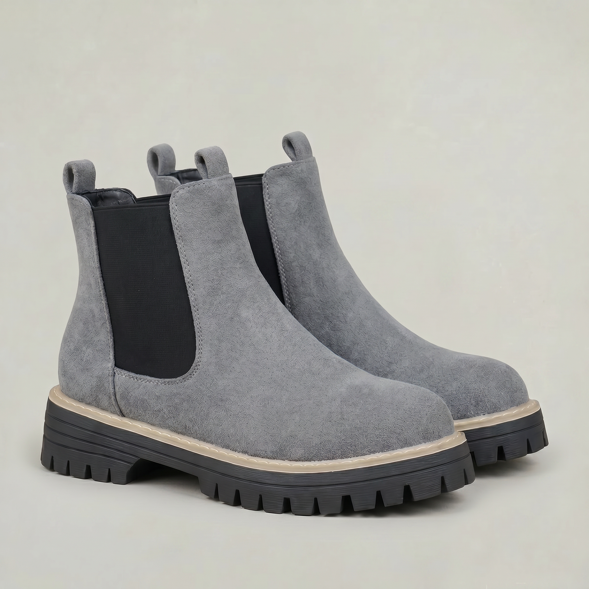 Women’s Chelsea Ankle Boots - Pull-On Lug Sole
