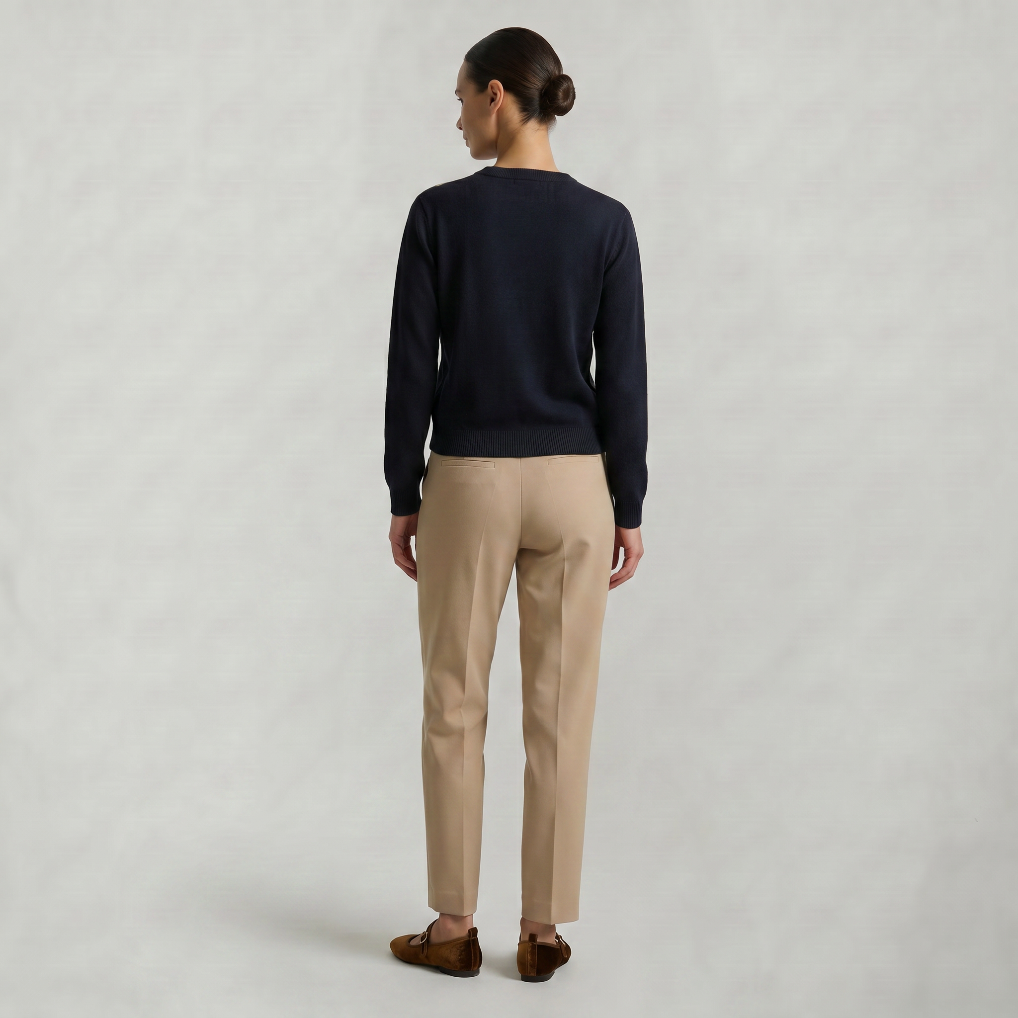 Women’s Crew Neck Sweater - Long Sleeve Regular Fit