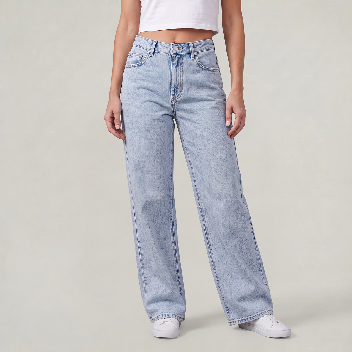 Women’s Light Wash Wide Leg Jeans
