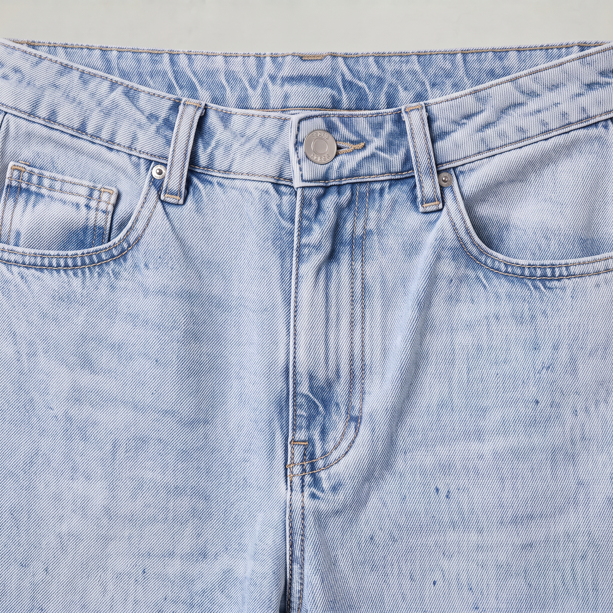 Women’s Light Wash Wide Leg Jeans