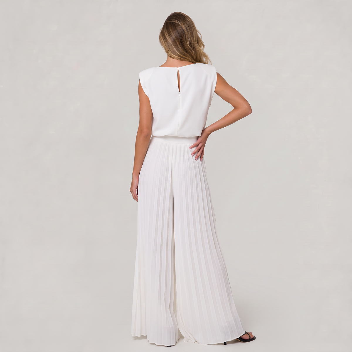 Women’s Pleated Sleeveless Wide Leg Jumpsuit
