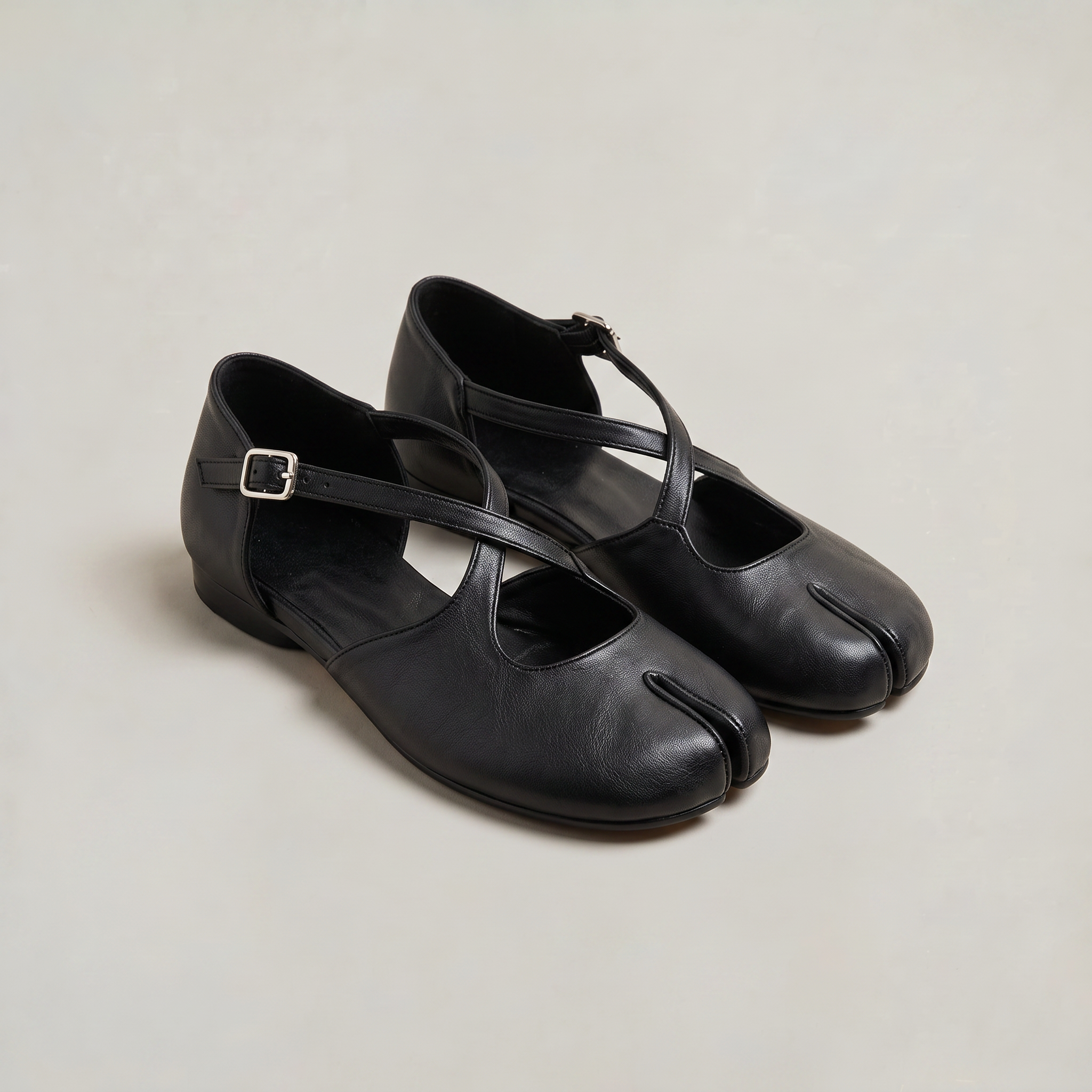 Women’s Tabi Ballet Flats Criss-Cross Strap
