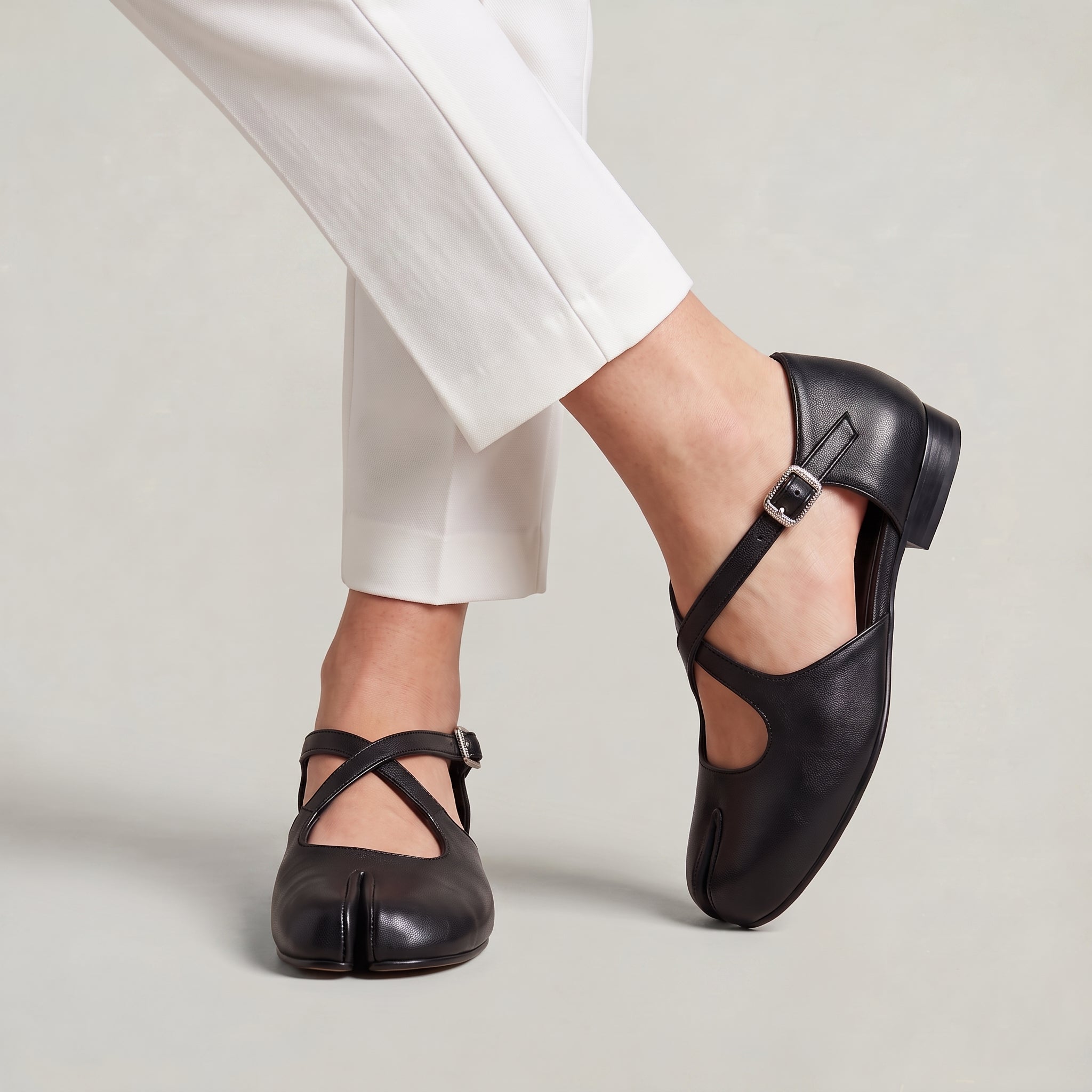 Women’s Tabi Ballet Flats Criss-Cross Strap