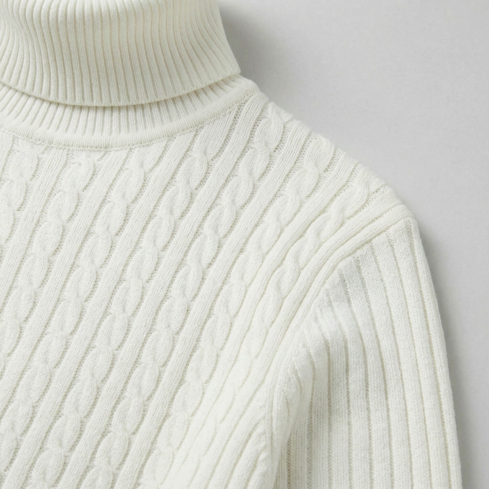 Men’s Cable Knit High-Neck Sweater - Slim Fit