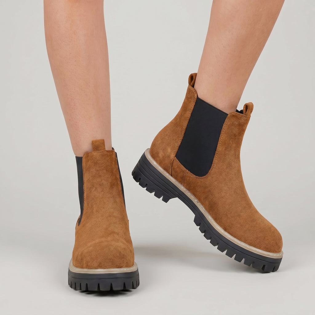 Women’s Chelsea Ankle Boots - Pull-On Lug Sole