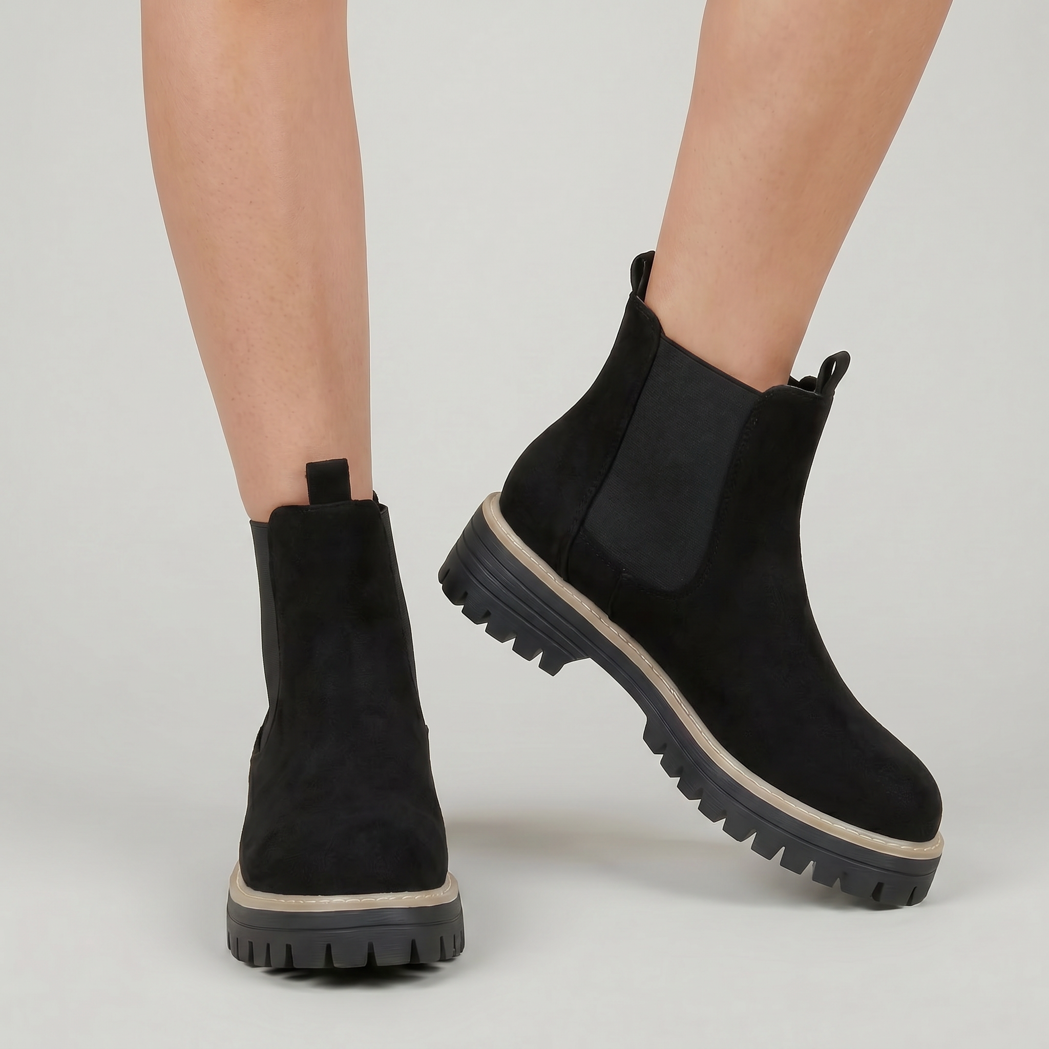Women’s Chelsea Ankle Boots - Pull-On Lug Sole