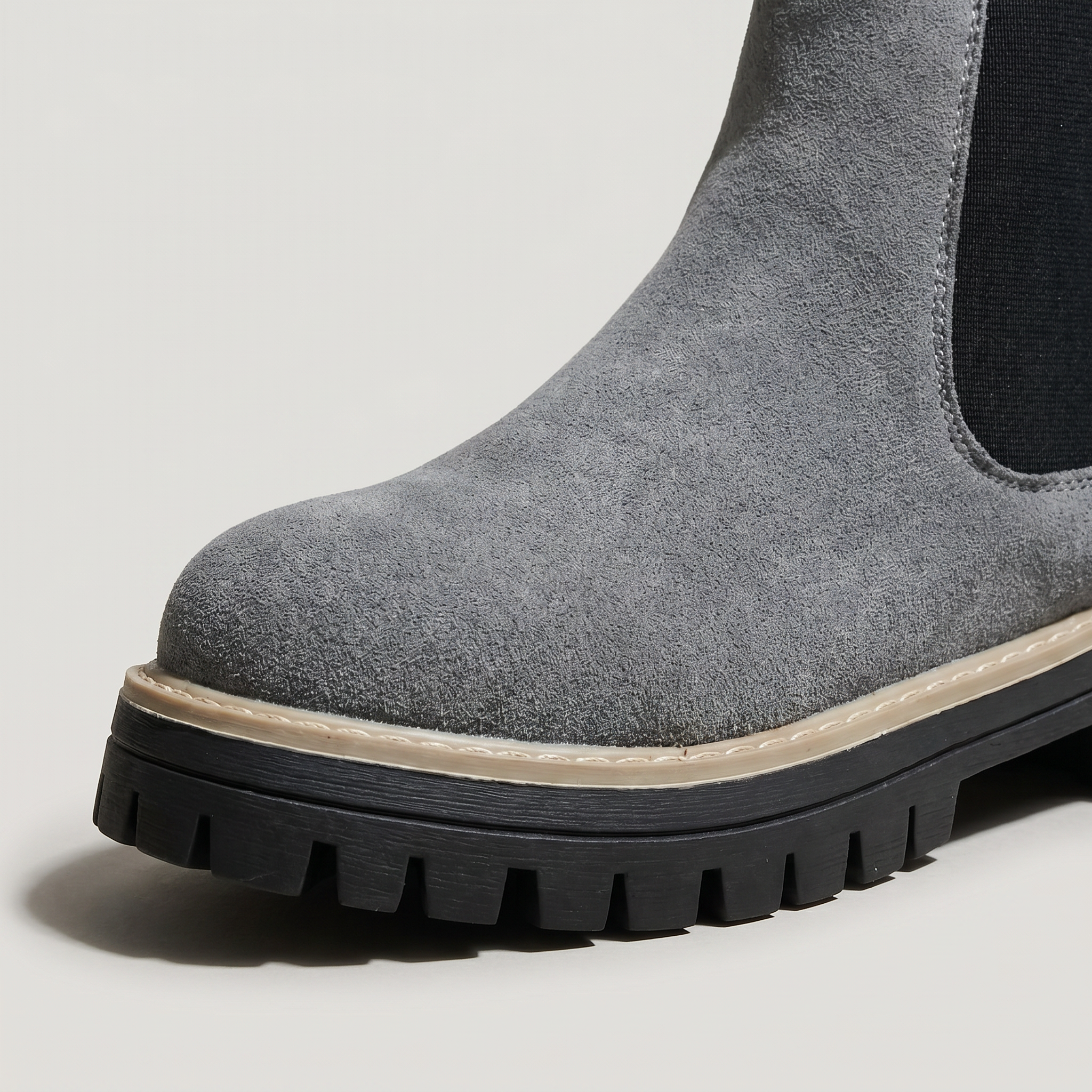 Women’s Chelsea Ankle Boots - Pull-On Lug Sole