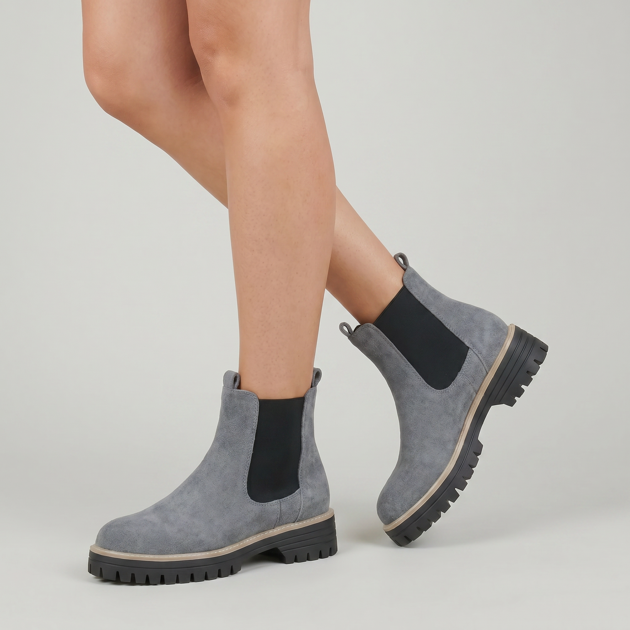 Women’s Chelsea Ankle Boots - Pull-On Lug Sole