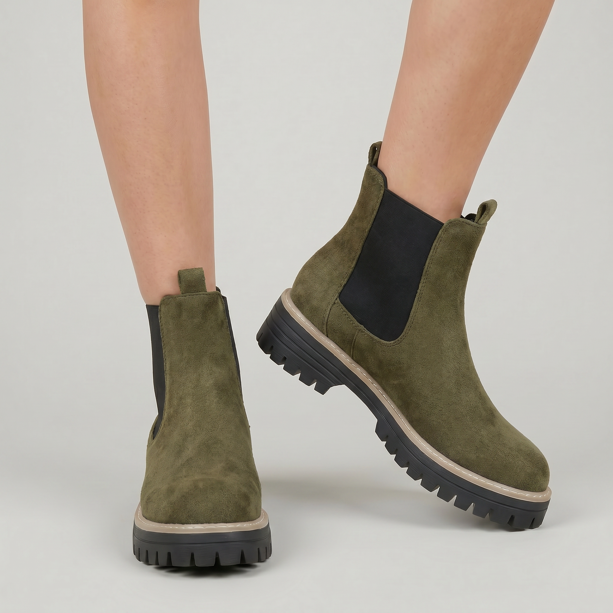 Women’s Chelsea Ankle Boots - Pull-On Lug Sole