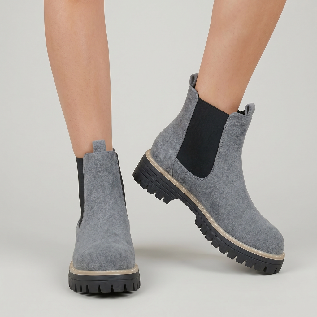 Women’s Chelsea Ankle Boots - Pull-On Lug Sole