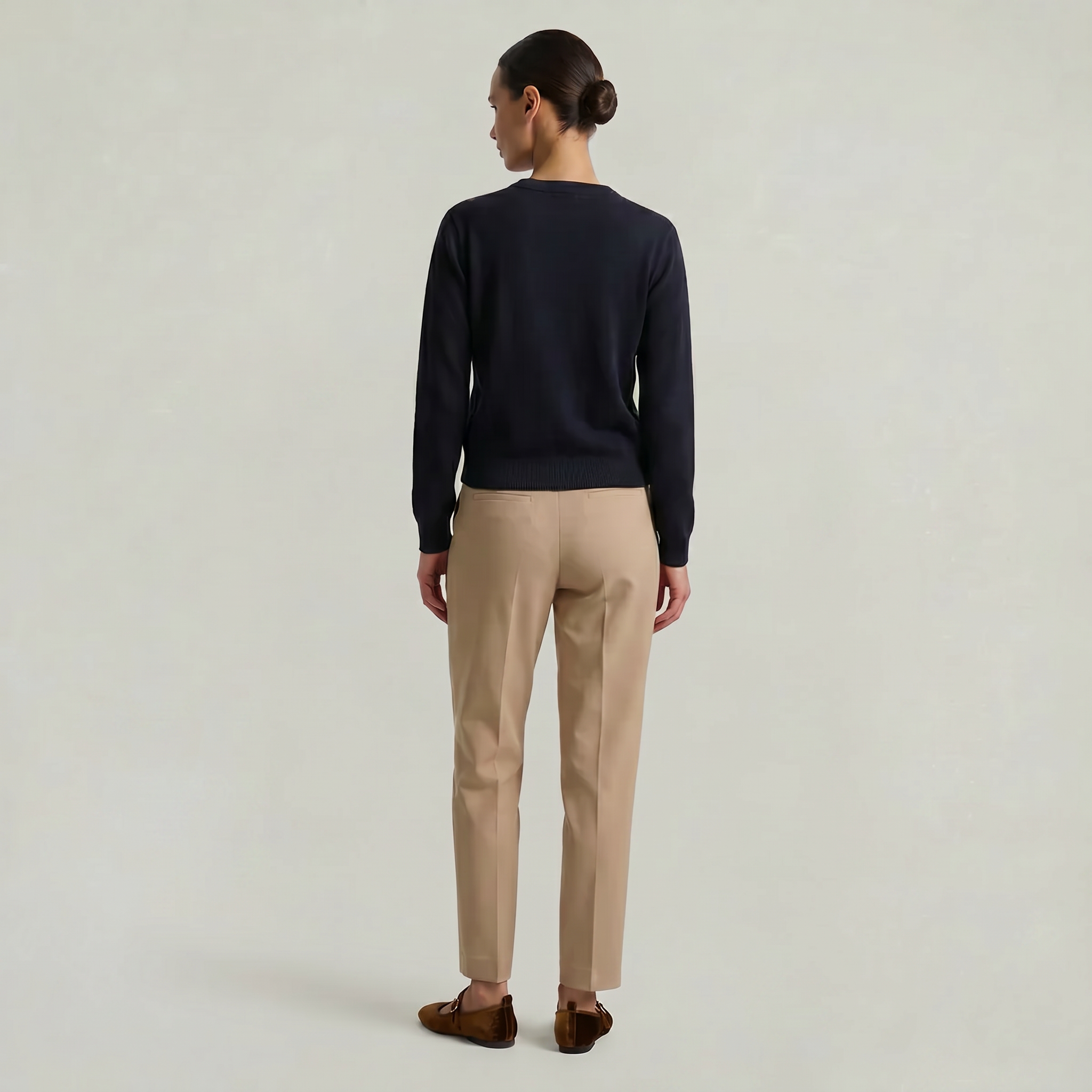 Women’s Crew Neck Sweater - Long Sleeve Regular Fit