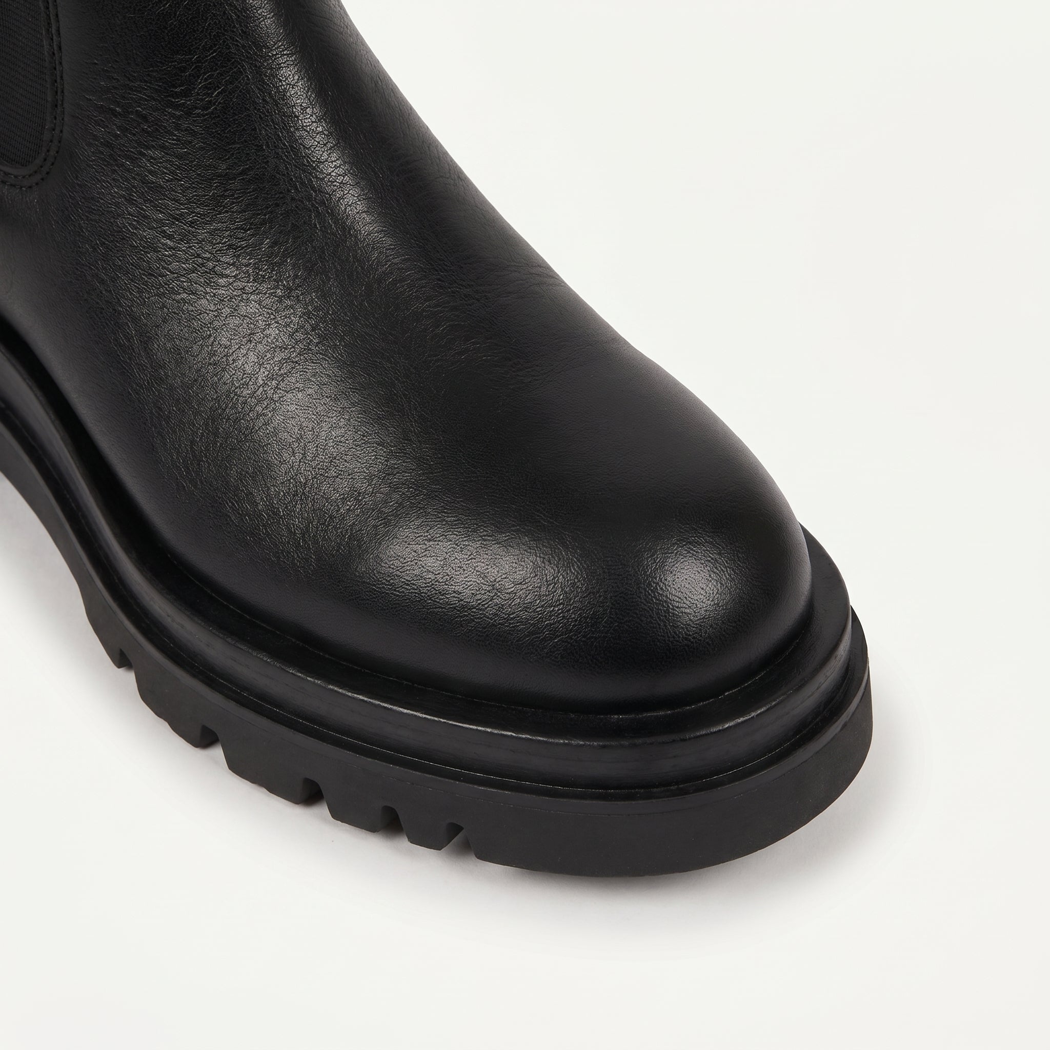 Women’s Knee High Boots - Back Zip Lug Sole Fit