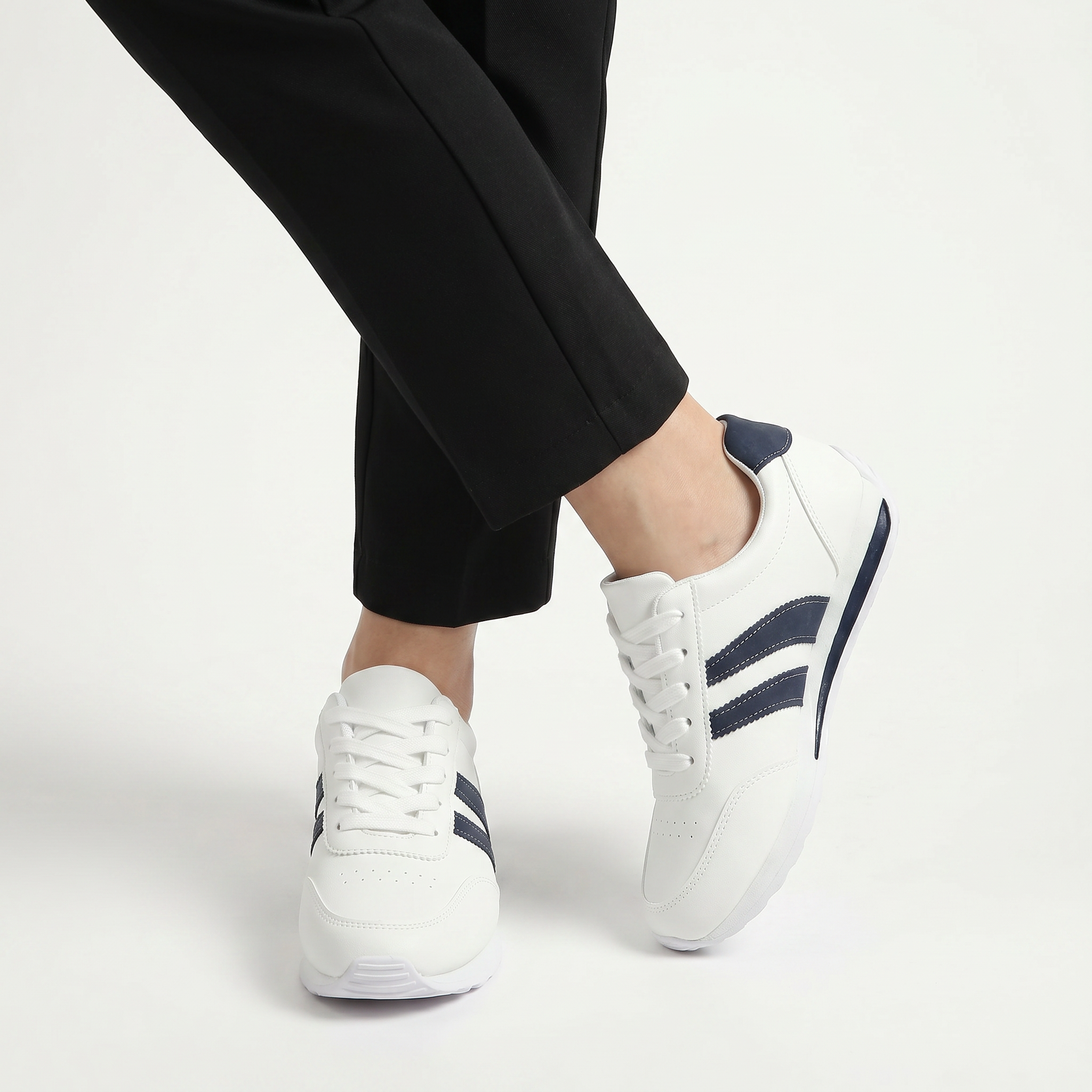 Women’s Lightweight Sport Shoes - Breathable Lace-Up Sneakers