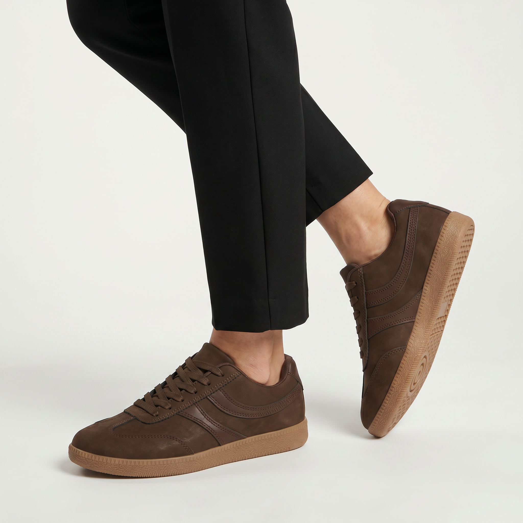Women’s Casual Sport Shoes - Low-Top Lace-Up Sneakers