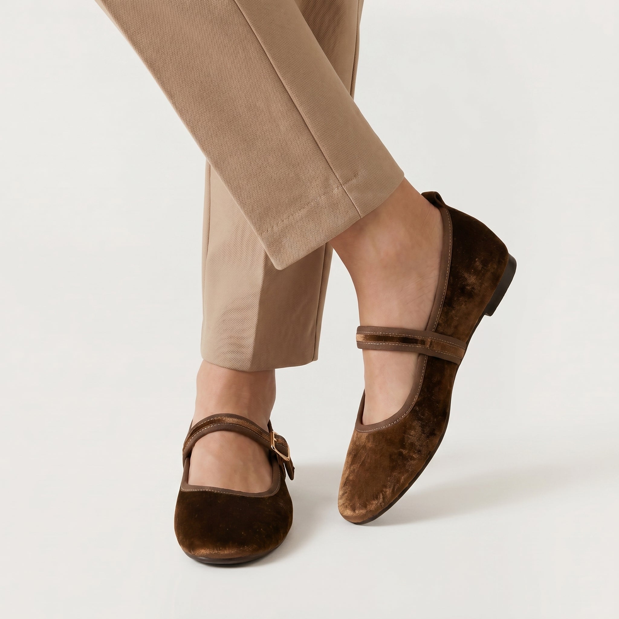 Women’s Low-Cut Square-Toe Flat Shoes - Buckle Strap Comfort Fit