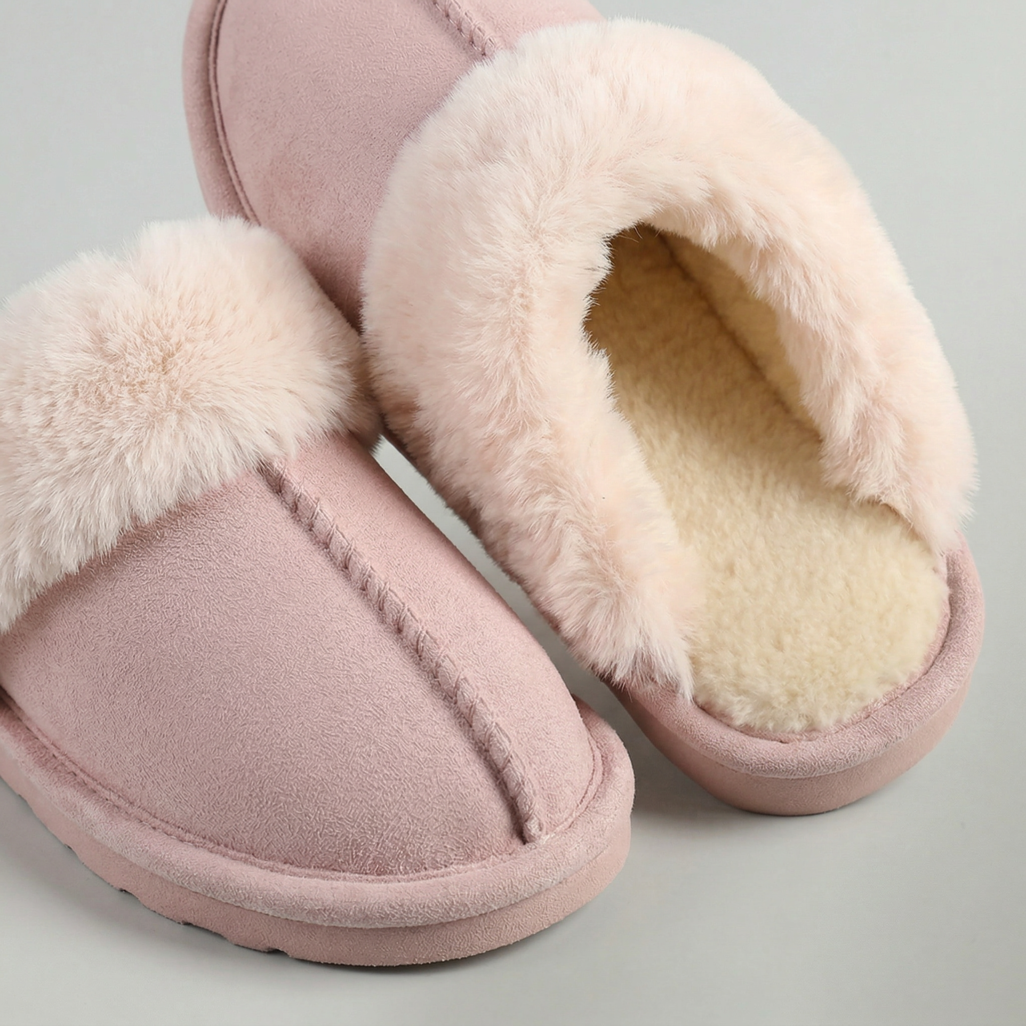 Women’s Thick Sole Fluffy Winter Slippers