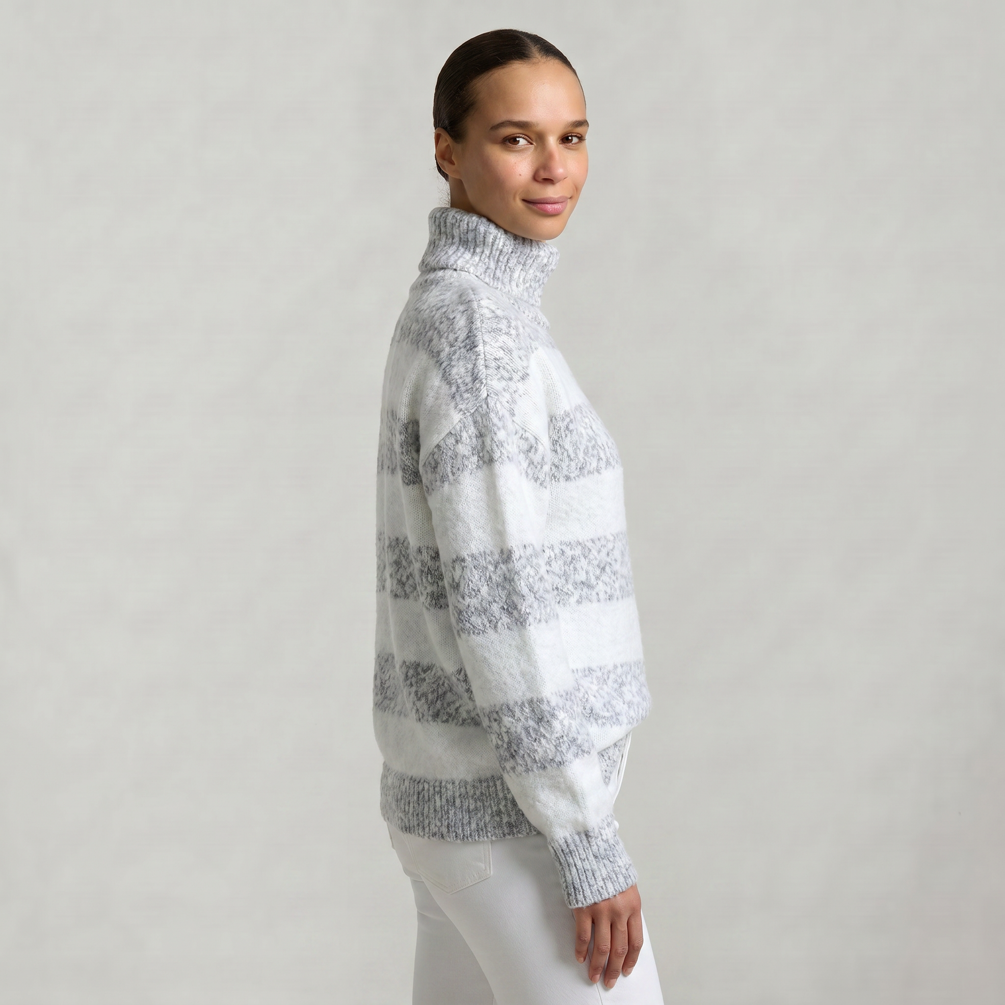 Women’s Turtleneck Sweater - Striped Loose Fit