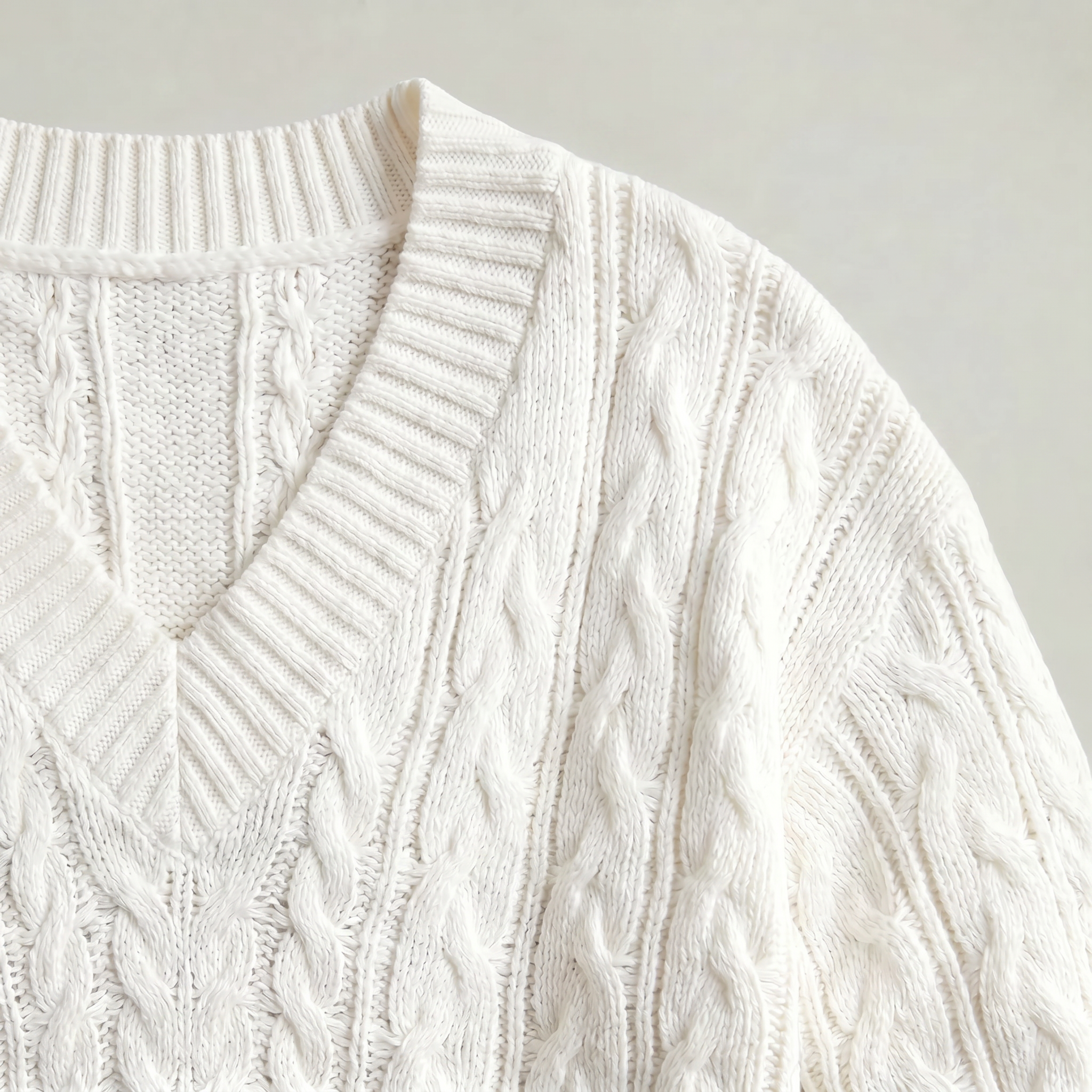 Women’s V-Neck Cable Knit Sweater - Long Sleeve Regular Fit
