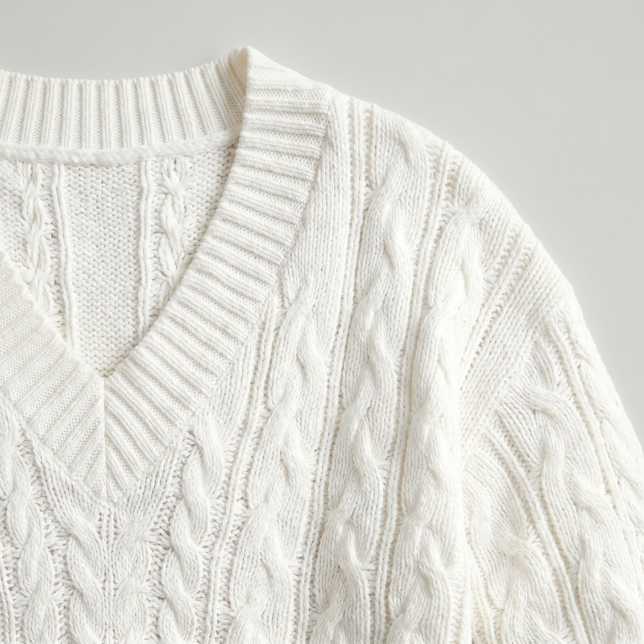 Women’s V-Neck Cable Knit Sweater - Long Sleeve Regular Fit